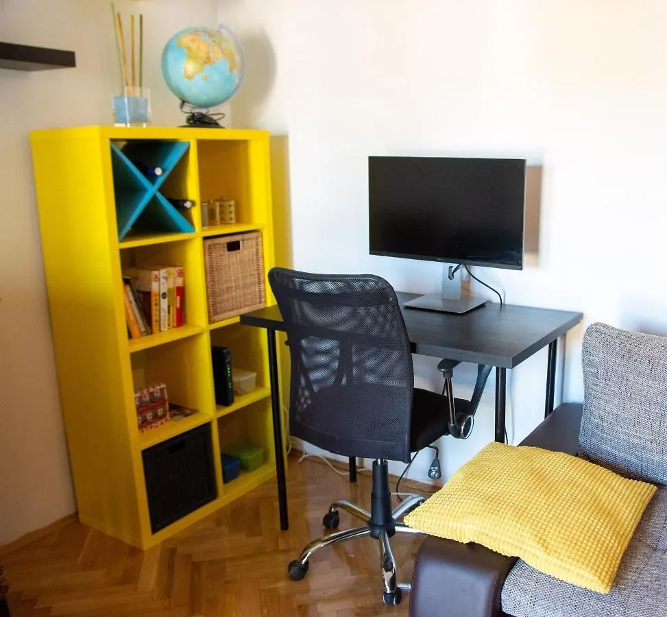 Blue & Yellow Apartment Rijeka